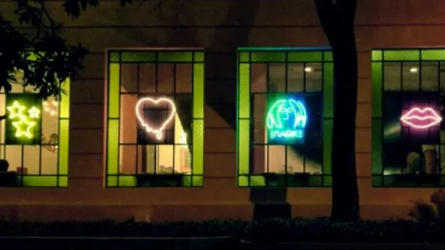 No Me Olvides queda sobre Cruz del Chaco esquina Alberto de Souza. 