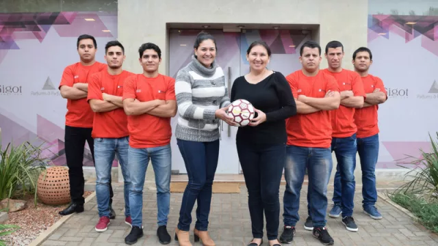 Espíritu de competencia y confraternidad, de la oficina a la cancha