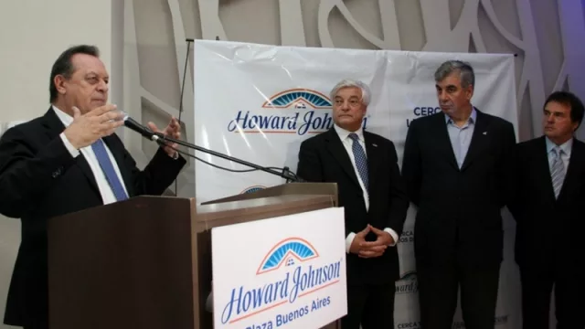 El ministro de Turismo Santos inauguró un nuevo Howard Johnson en Buenos Aires
