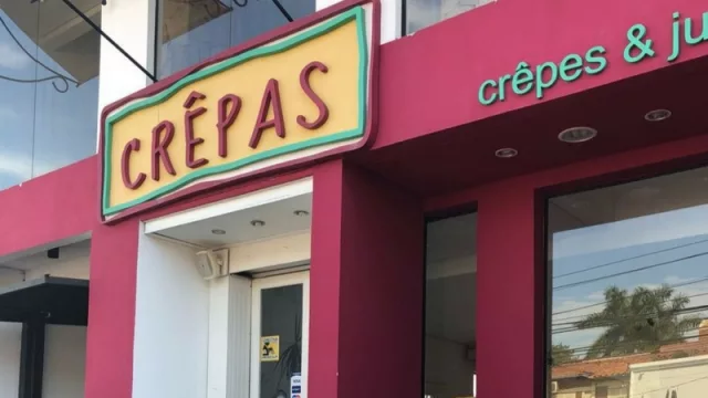 Moto con hornito: el delivery novedoso de Crêpas