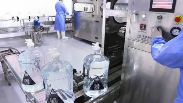 Esta agua mineral proviene de acuíferos confinados.