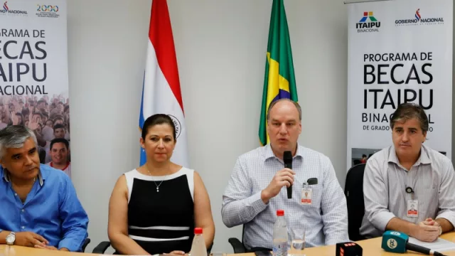 El 58% de los que pasaron la prueba para acceder a las Becas ITAIPU 2018 son mujeres