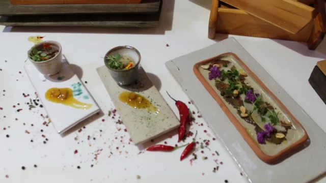 La receta de este producto fue formulada por Rodolfo Angenscheidt más conocido como ”Chapori” y la familia Torrents.