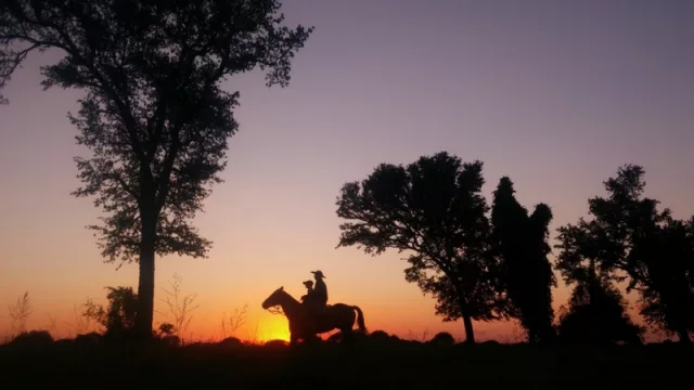 Atardecer en Colonia Menno, Presidente Hayes, por Brandon Giesbrecht. Fotografía finalista.