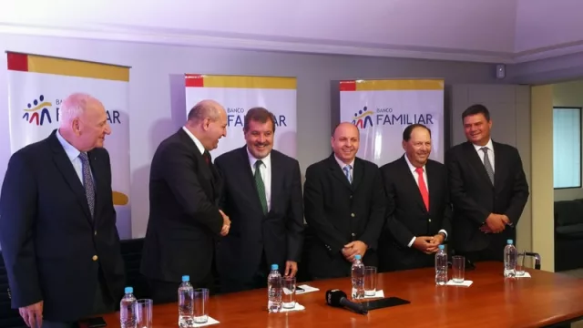 “El banco ha pasado de 110.000 clientes en 2009, a 510.000 en la actualidad, y más de la mitad de ellos no estaban dentro del sistema financiero”