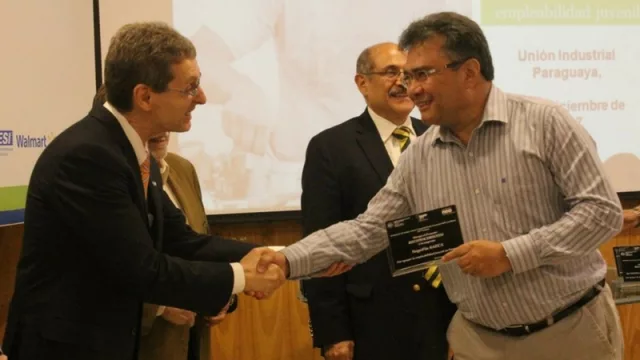 30 empresas paraguayas que apoya la empleabilidad juvenil