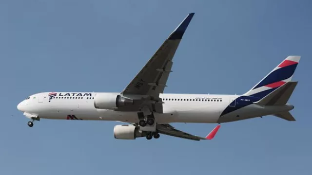 Latam Airlines terceriza servicios en Uruguay (para abaratar costos)