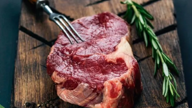 Carne de búfalo de producción nacional llega al mercado  