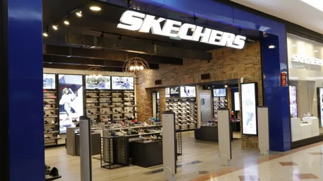 Skechers sigue pisando fuerte en Py