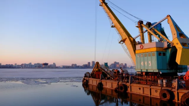 Precios del petróleo repuntan gracias a riesgos geopolíticos, según comerciantes