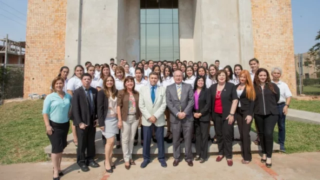 Gremio empresarial entrega 60 becas para estudiar carreras técnicas