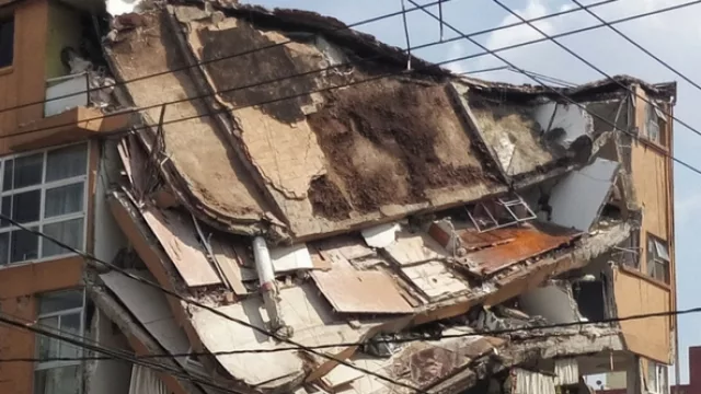 Mexicanos se unen para rescatar a víctimas de terremoto