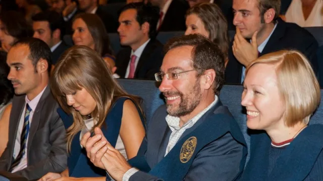 Initiative se alía con importante escuela de negocios de España (y presenta nuevos masters)
