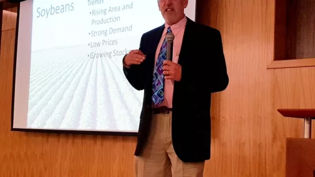 Experto norteamericano destacó los desafíos de los agronegocios en PY