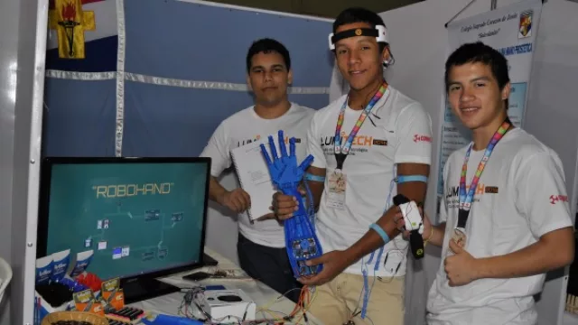 Innovación tecnológica de colegios e instituciones técnicas en 5ta edición de LUMITECH