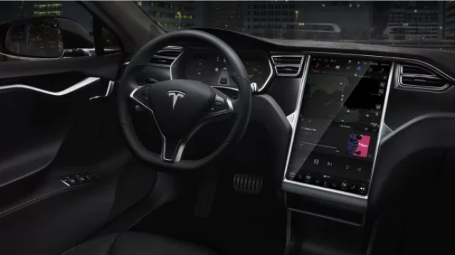 Reguladores estadounidenses critican a Tesla por un accidente fatal