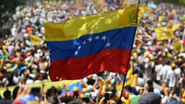 Líderes mundiales condenan “dudoso” voto en Venezuela