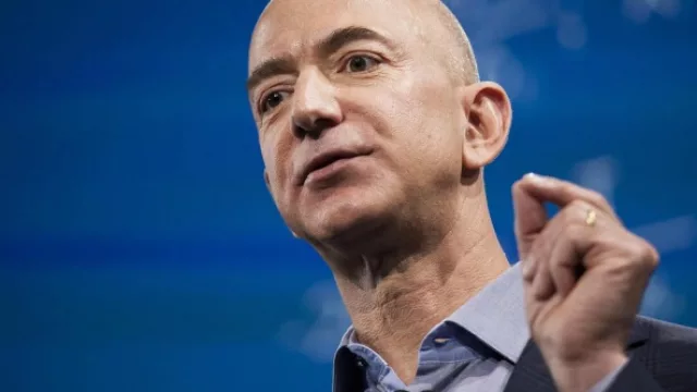 La persona más rica del mundo: ¿Bezos o Gates?