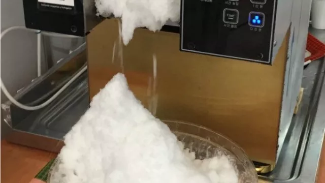 Una máquina que convierte cerveza en helado causa furor en la EXPO 2017