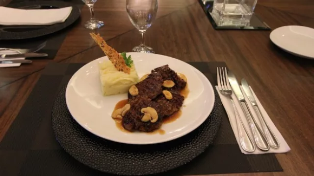 El horario de atención es de 10:45 a 15:45 horas.