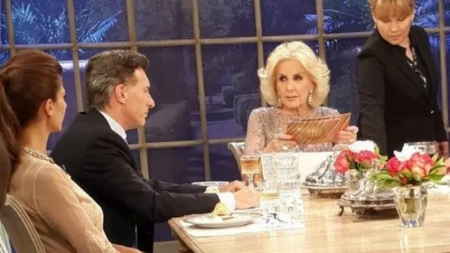 "A Macri le causa más daño Mirtha que Cristina" (by Giacobbe)