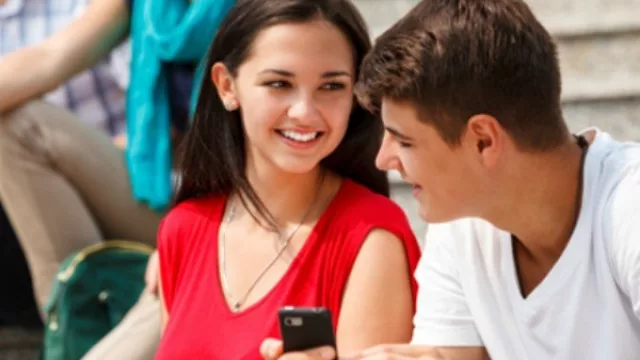 Un estudio en adolescentes del país revela que el 65% de los que accedieron a encontrarse con desconocidos a través de las redes, se toparon con personas distintas a lo que decían ser