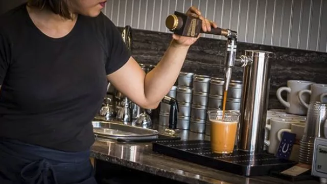 Llega a Uruguay la moda europea: el café nitro (sin endulzantes)