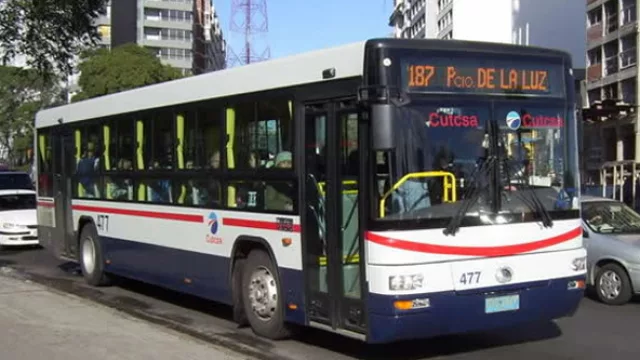 Solo un 8% de los uruguayos le baja el pulgar a Uber, la app de transporte