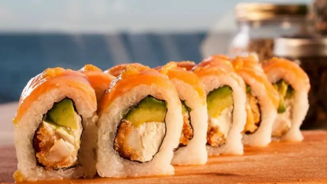 El sushi es preparado en vivo.