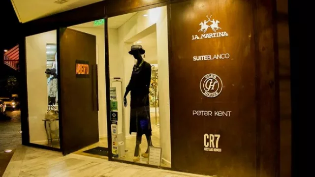 Paseo Las Mercedes se encuentra en Juan de Salazar 709 esq. Teniente Morales.