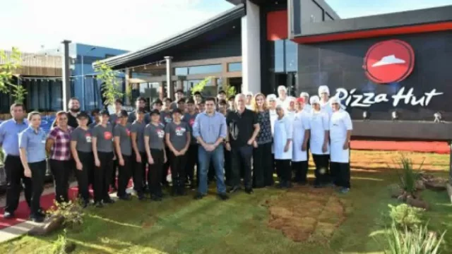 A tono con el Verano: Pizza Hut abrió su primer local en Encarnación