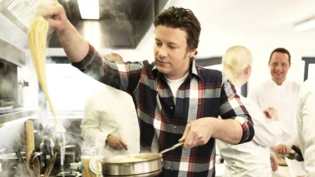 Jamie Oliver, el chef revolucionario que no necesita estrella Michelin 