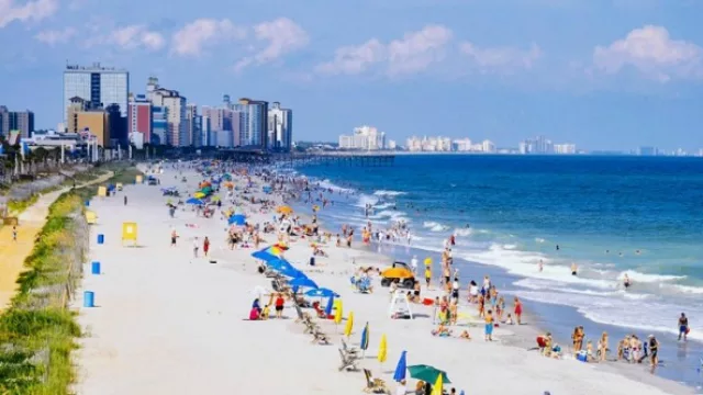 Nuestros corresponsales por el mundo nos hablan de sus playas, o de las que tienen más cerca