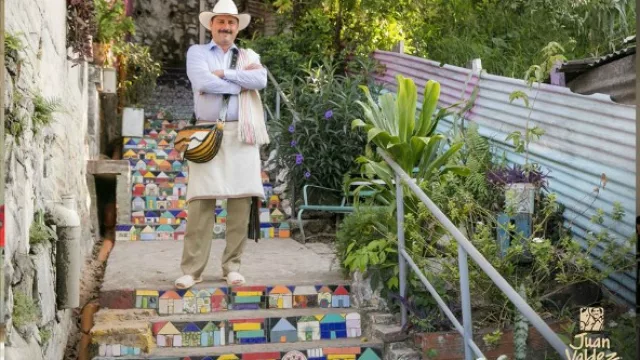 El personaje Juan Valdez se encuentra recorriendo Asunción.