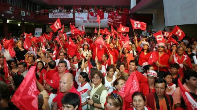 Cartes anunció en la convención colorada la destitución de ministros liberales