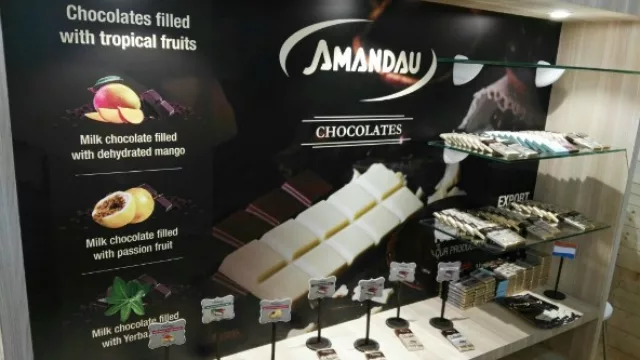 Amandau viajó a París para presentar sus chocolates