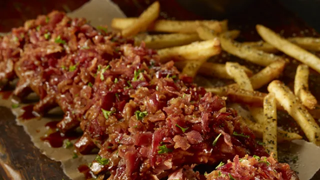 Bacon Crusted Ribs Prep forma parte del nuevo menú.