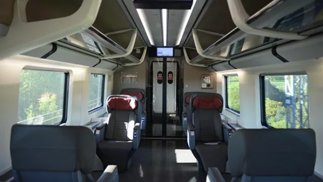 En Italia, los trenes son baratos y tienen mucha frecuencia.