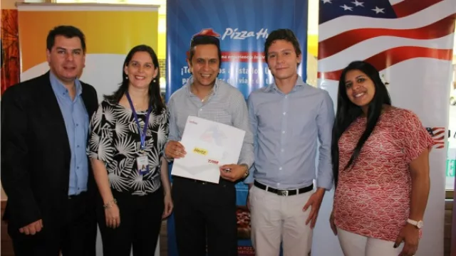 La promoción de PIZZA HUT Y KFC ya tiene a su ganador