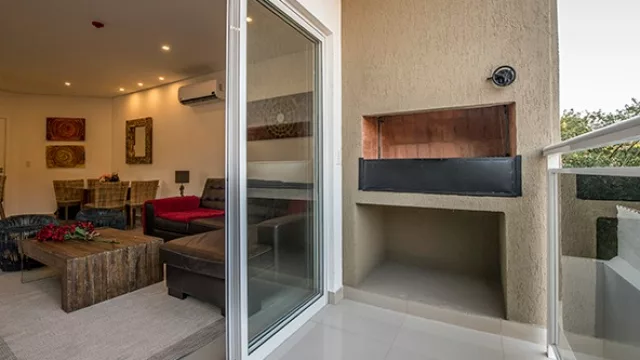 La empresa encargada de la construcción es JCA Construcciones.