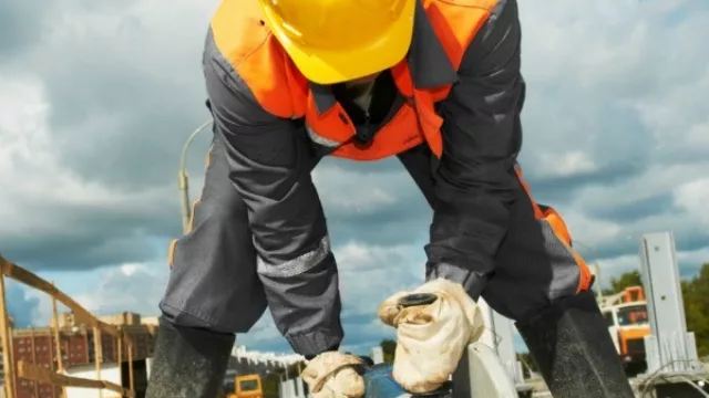 Tras un complicado 2015, el sector de la construcción va “levantando vuelo”