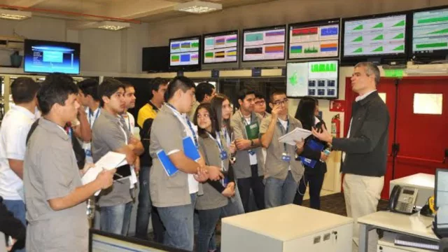 Tigo ofrece “tour vocacional” para estudiantes de colegios y universidades