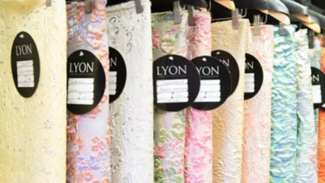 Las chicas están de parabienes. LYON se renueva por completo