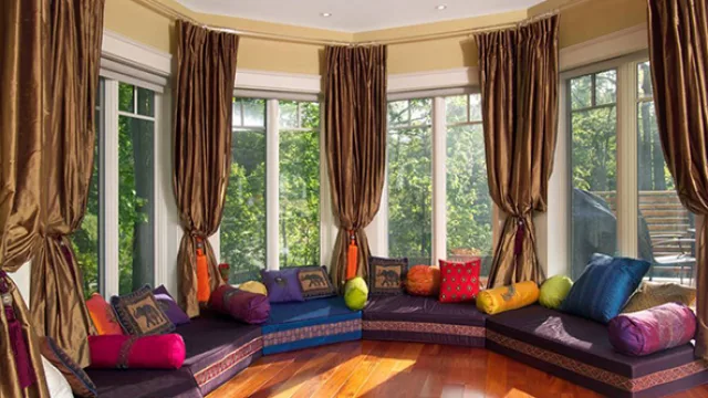 En este estilo no se utilizan los sofás tradicionales y los colores juegan un papel preponderante.