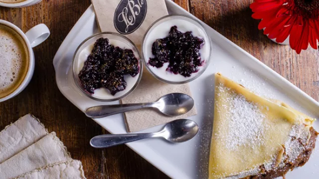 Disfrutá de las exquisiteces francesas durante tu estadía en Buenos Aires.