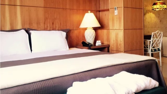 A 50 años de su apertura, el Hotel Convair sigue marcando tendencias