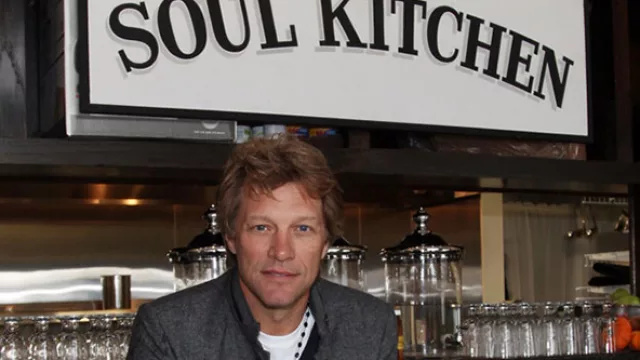 El rockero estadounidense Jon Bon Jovi es el dueño del restaurante Soul Kitchen.