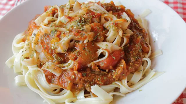 Disfrutá también de su servicio de catering. Llamá al 603 001 – 0972 141 142 para más información.