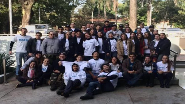 Equipo BBVA y Techo construyen viviendas de emergencia