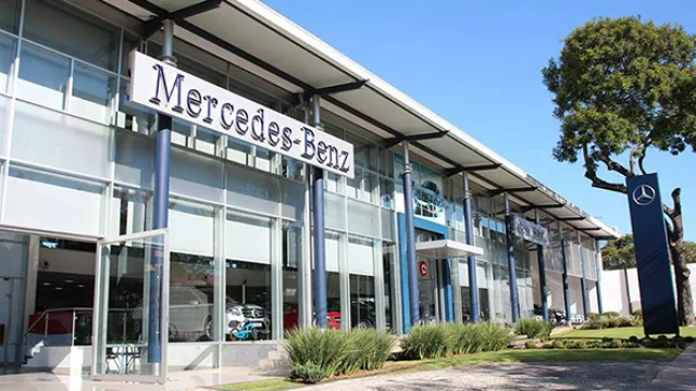 Se enfocan en proyectos para el sector particular o corporativo.